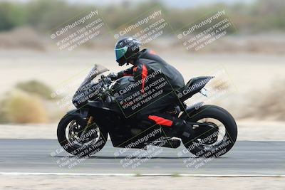 media/May-05-2025-Moto Forza (Mon) [[3c1838c5e5]]/2-B Group/Session 3 (Panning Test Turn 14 Inside)/
